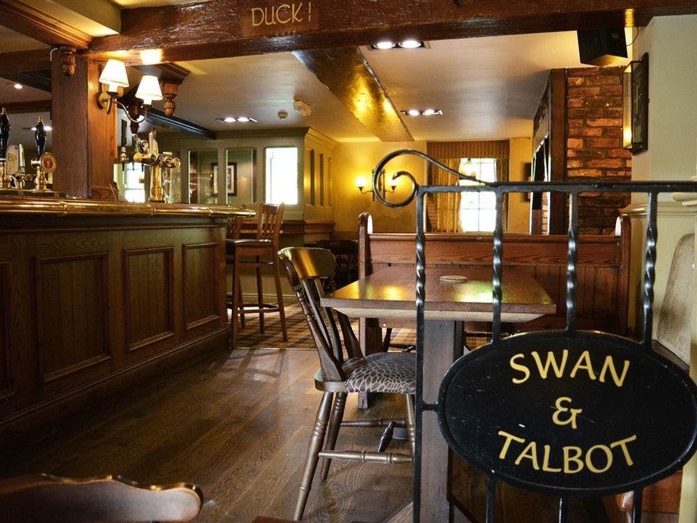 Swan & Talbot Inn Везербі Екстер'єр фото