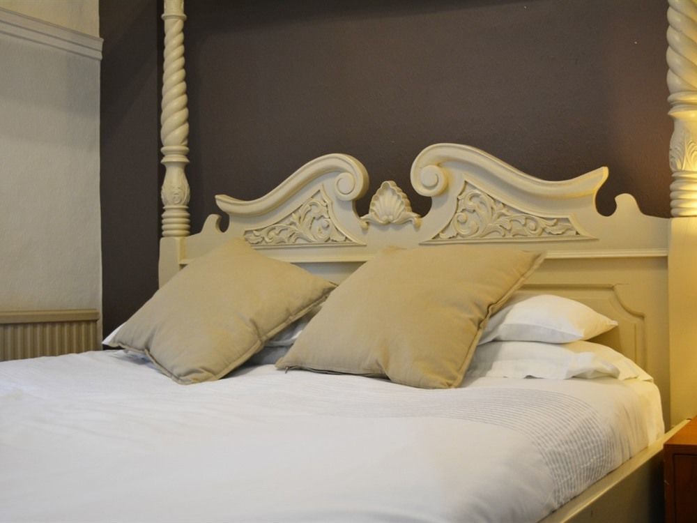 Swan & Talbot Inn Везербі Екстер'єр фото